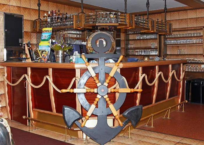 Hotel-Restaurant "Veldener Traumschiff" Direkt Am See In 2Min Im Zentrum