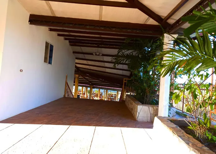 Hotel y Restaurante La Perla, Cacaopera, Morazan, El Salvador