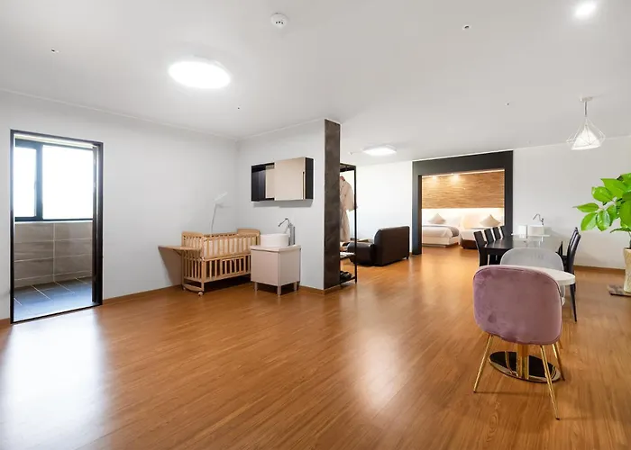 Cm Park Hotel
