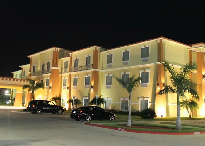 Super 8 By Wyndham Hidalgo At La Plaza Mall & Mcallen Airport