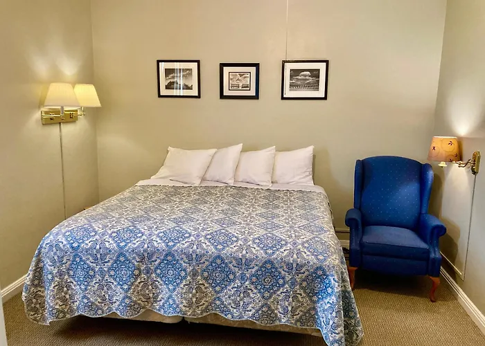 Garden Grove Retreat & Lodging Near Pictured Rocks, Fayette, Trails