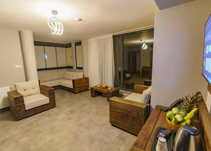 Macartasi Hotel