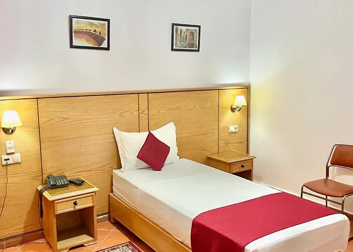 Sary'S Hotel