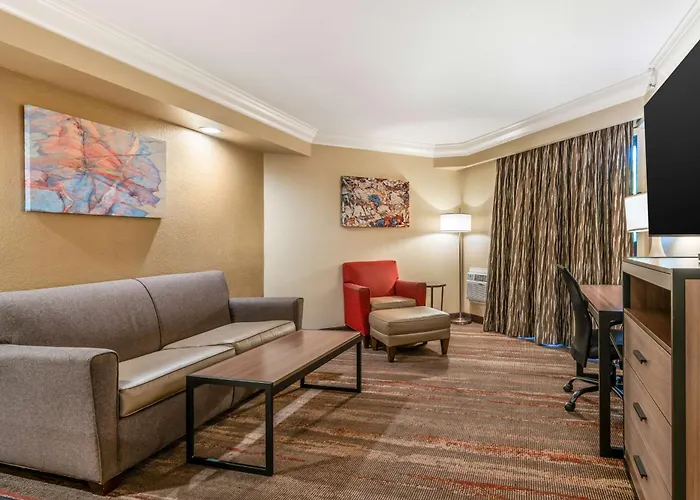 Best Western Plus Wine Country Inn&Suites