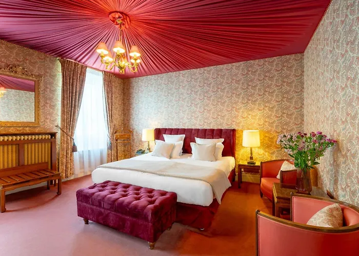 Grand Hotel Des Templiers, Pool & Sauna