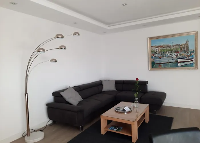 Hpc Suites - Cassis Centre - Parking Securise Et Piscine Chauffee