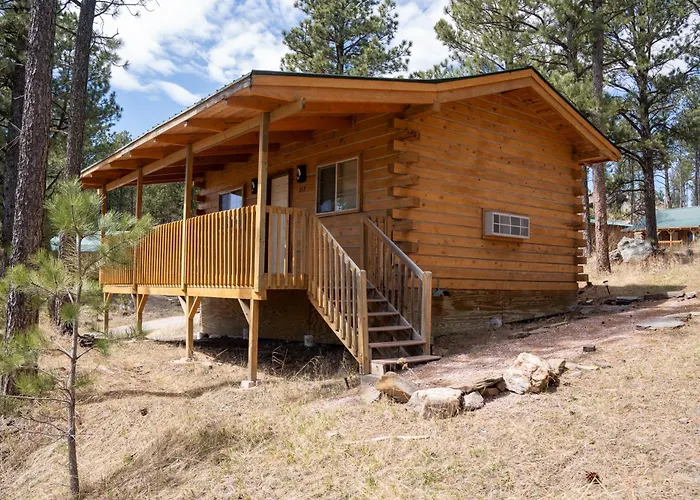 Rock Crest Lodge & Cabins