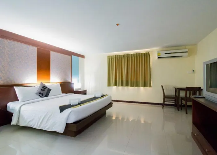 Convenient Grand Plus Hotel Suvarnabhumi