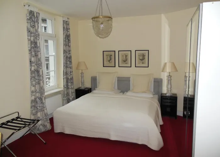 Dirazi Guesthouse & Apartments Gmbh