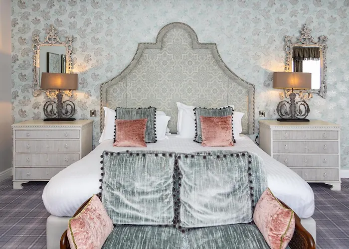 Peak Edge Hotel