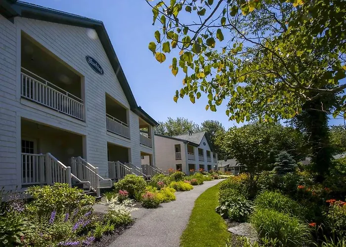 Spruce Point Inn