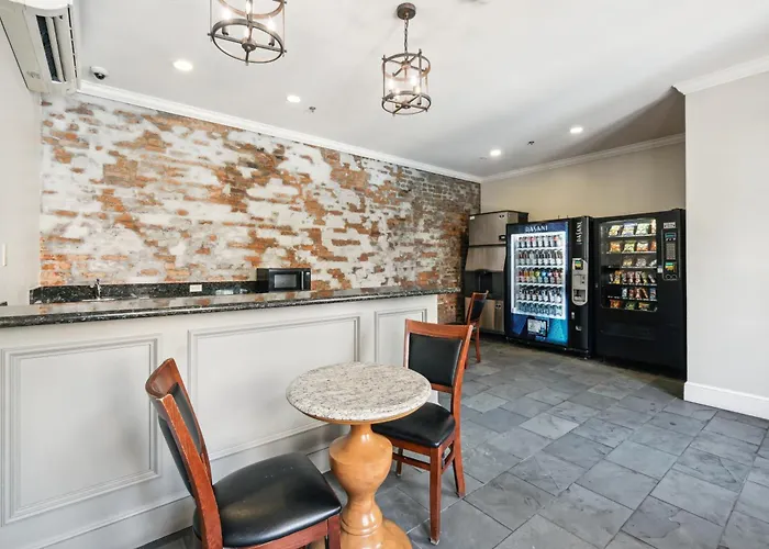 French Market Inn