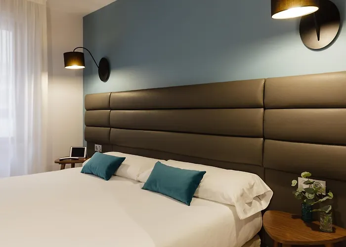 Suites Pamplona Plaza