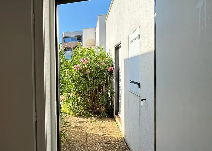 Beach Cannes Bungalows - Holiday Apartments Near Cannes