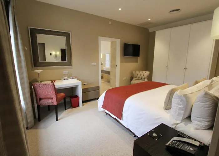 Cae Court Hotel
