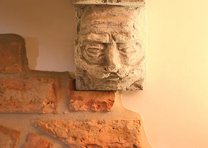 XIV Century Rooms