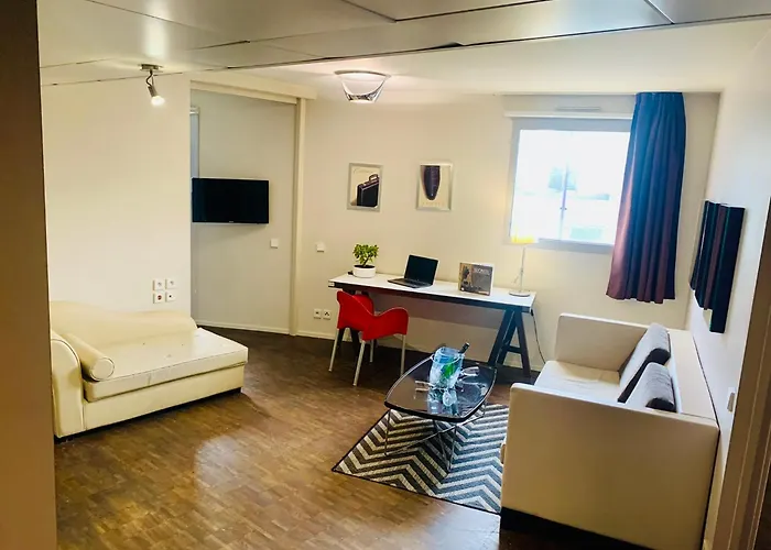 Standing Hotel Suites By Actisource