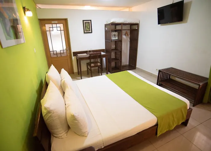 Hotel H1
