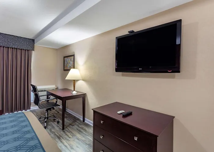 Econo Lodge Inn & Suites Old Saybrook - Westbrook