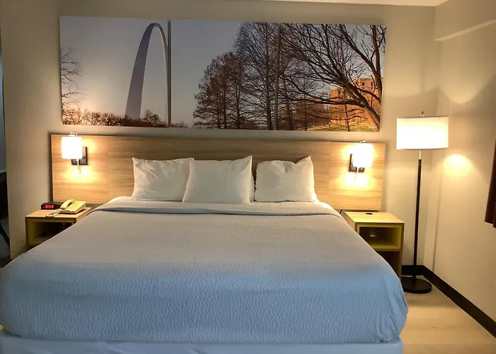 Days Inn By Wyndham Kingdom City