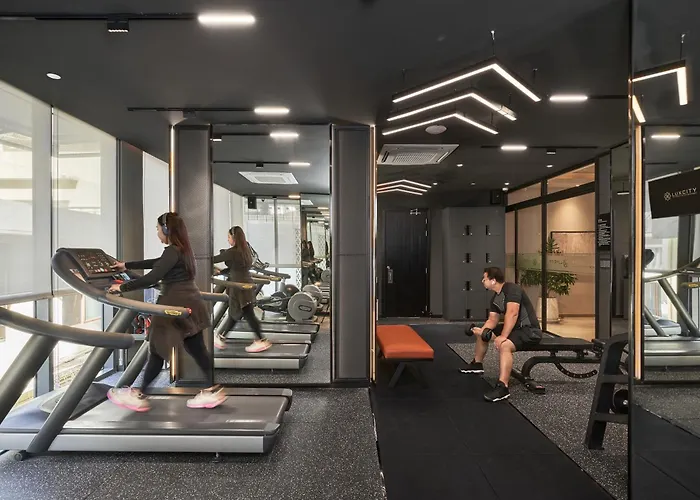 Luxcity Hotel & Apartment