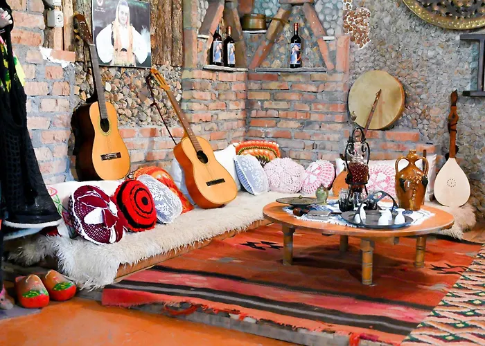 Bujtina Syni Zi "Keshtjella" - Shengjin