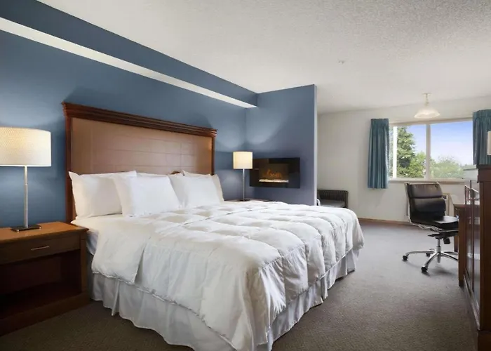 Days Inn By Wyndham Lacey Olympia Area