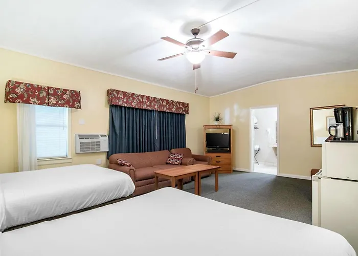 Tiltonlodge Inn & Suites