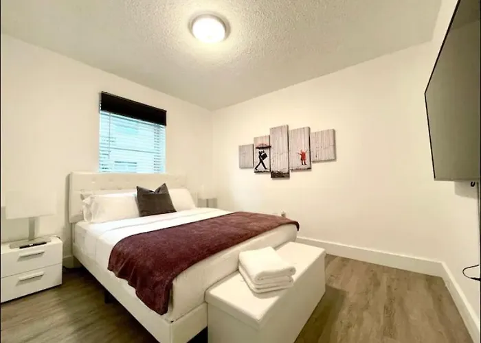 Ecostays Comfort Apartment Near Miami Airport 308