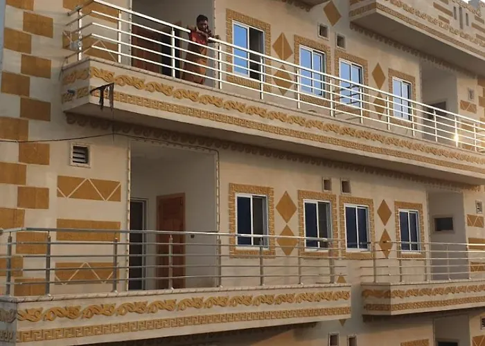Dastak Hotel