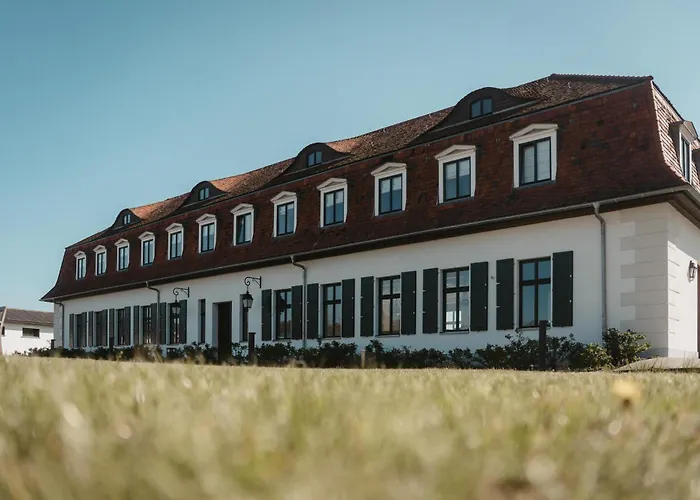 Gut Sarnow - Hotel, Restaurant und Reitanlage