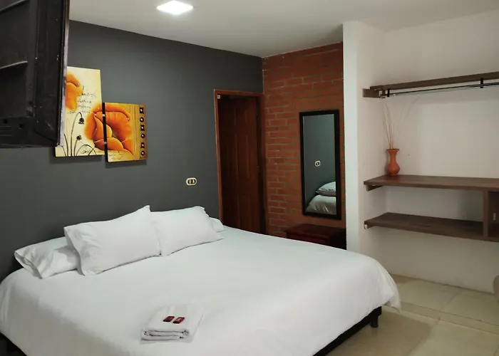 Hotel El Sol Inn