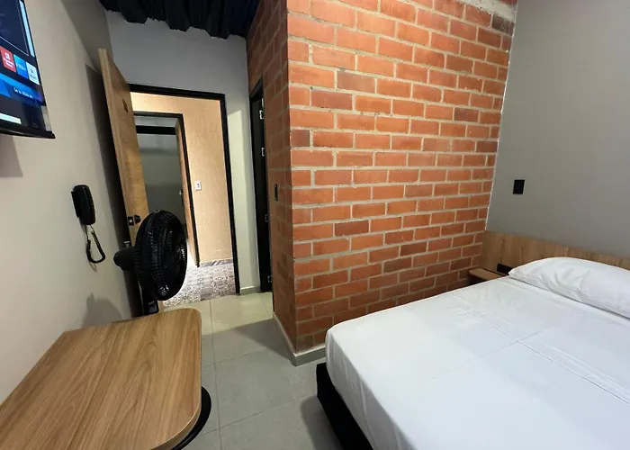 Hotel La Fábrica cerca al aeropuerto