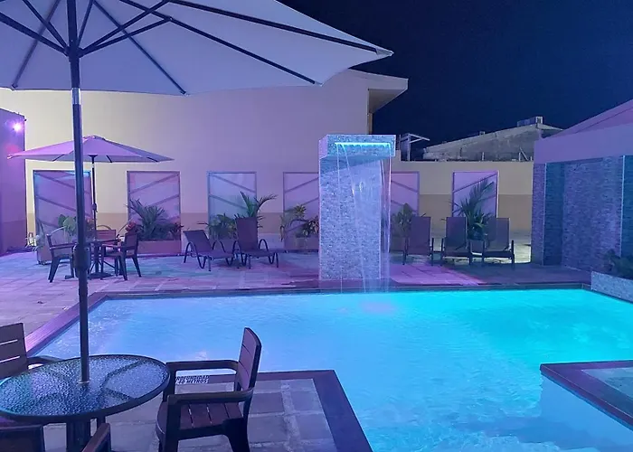 Hotel Puerto Limón CR