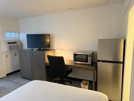 Mc Pacific Inn & Suites Torrance