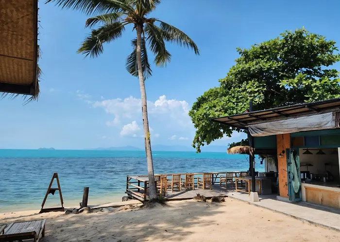 A Little Bungalows By Beach