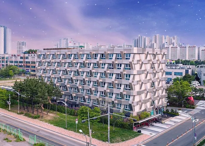 Chungchoho Best Hotel