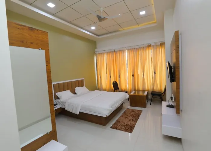 Hotel Kv Pride, Chikhali