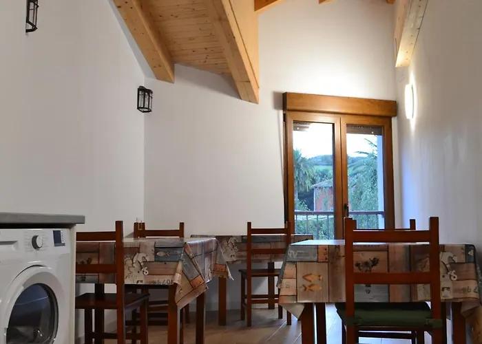 Villa de Salas Alojamientos