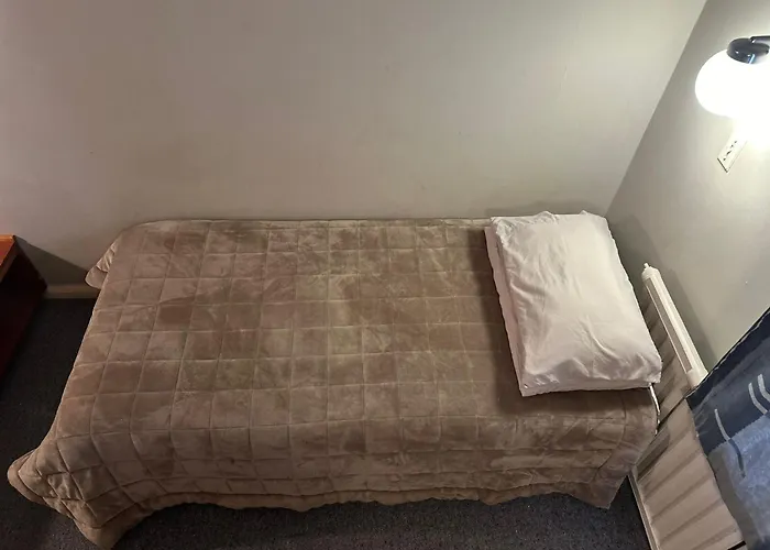 Merrylees Budget Hotel