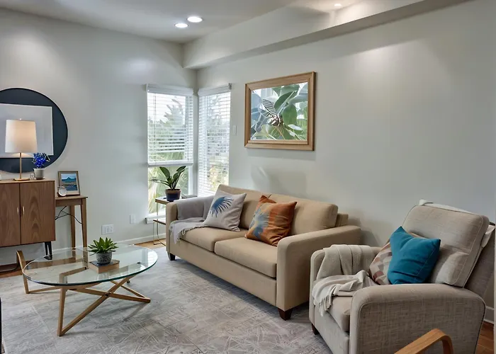 Stayspro - Hollywood Homes Minutes To Everything Spacious And Free Parking