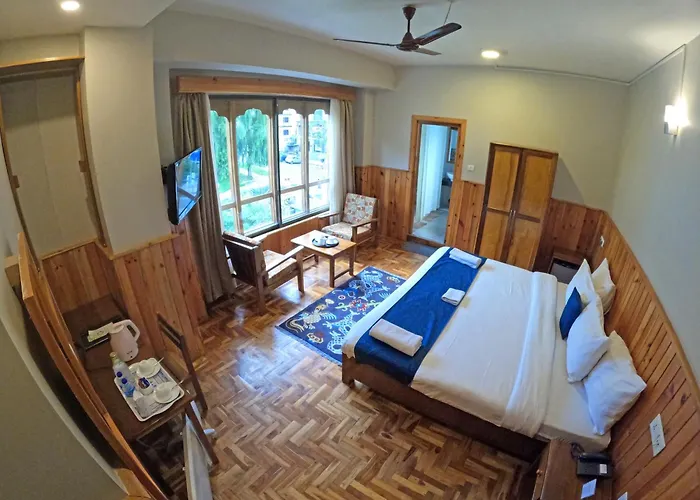 Khamsum Inn