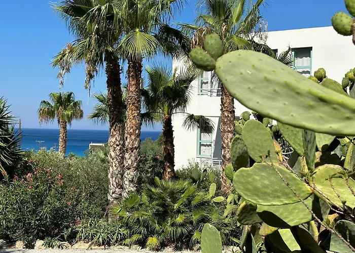 Hotel Plakures