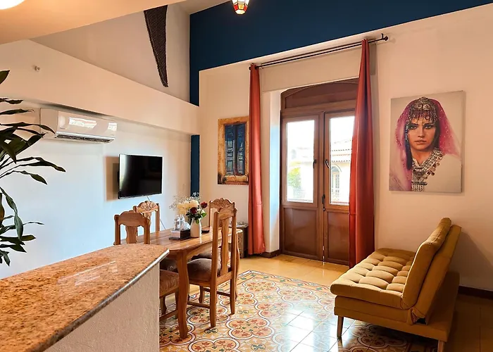 Oasis Hotel