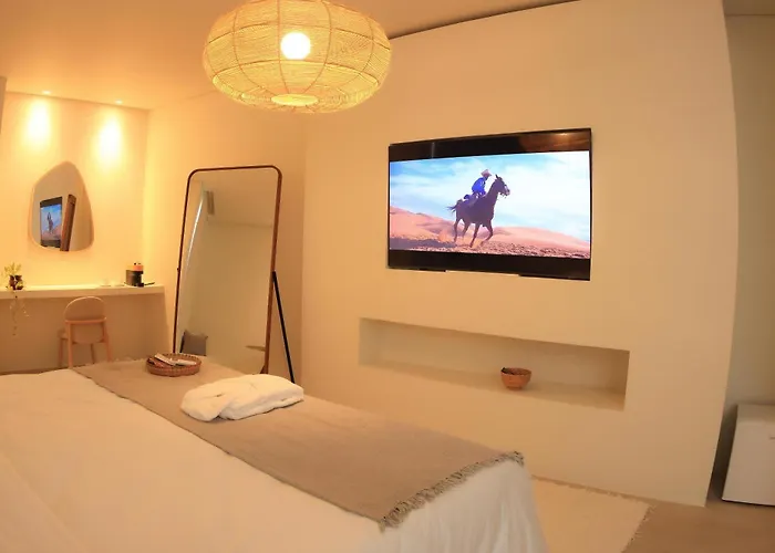 Roka Hotel Boutique