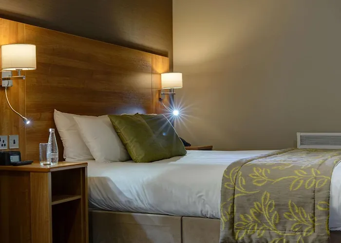 Cresta Court Hotel