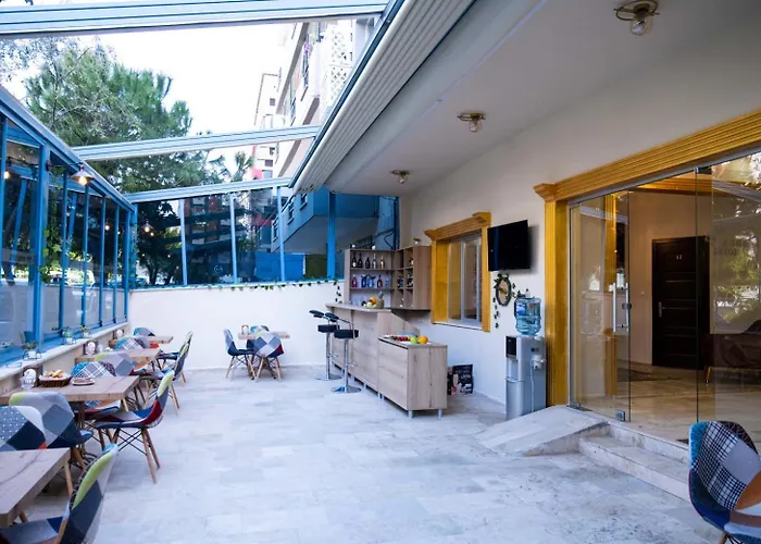 Ikarus Hotel