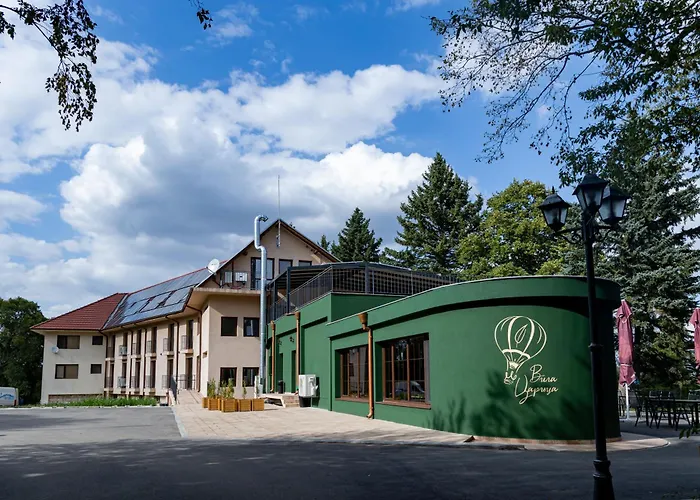 Queens Cottage Вила Царица