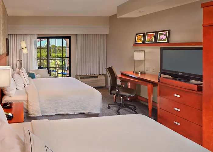 Courtyard By Marriott Stuart
