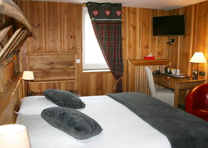 Logis Hotels De La Chaussee